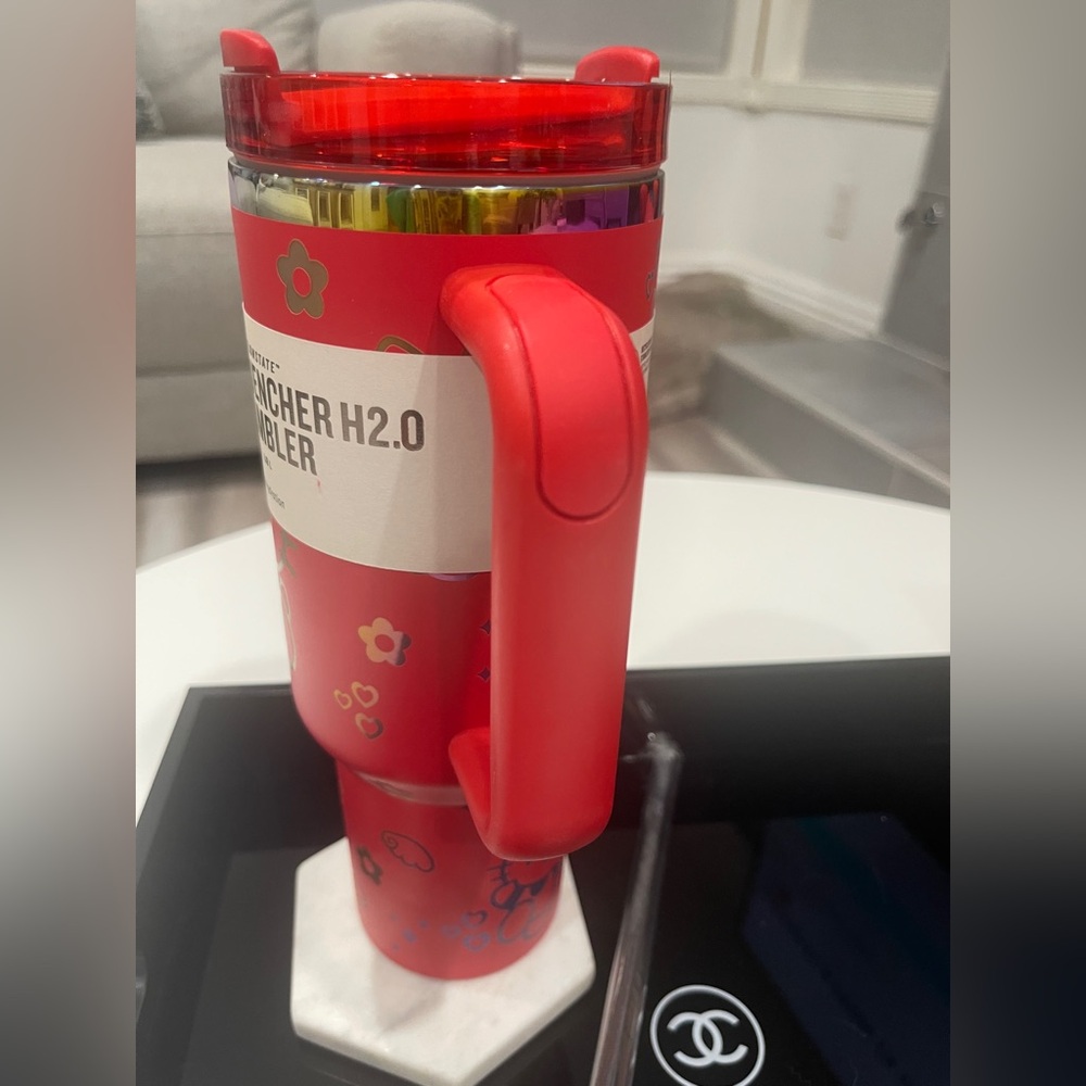 Stanley Red Hello Kitty Tumbler - Picture 3 of 14